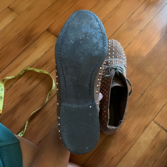 Brown/rosegold studded leather booties 8.5 - Picture 4 of 4